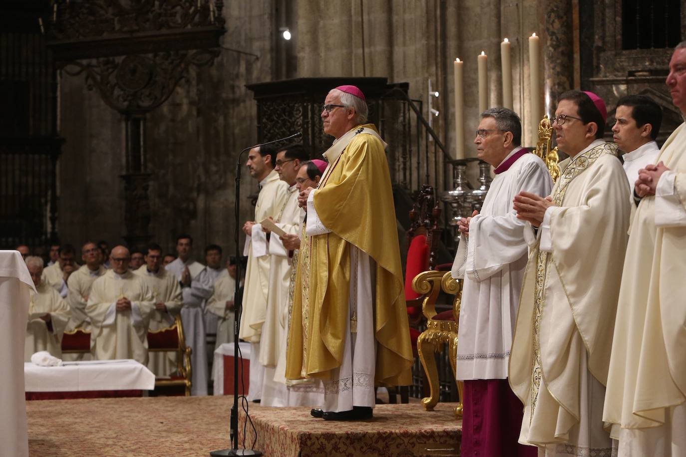 Misa Crismal en la Catedral de Sevilla en la Semana Santa de 2025