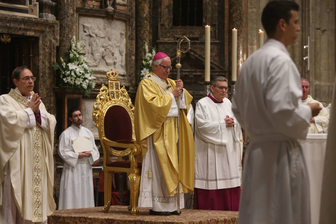 Misa Crismal en la Catedral de Sevilla en la Semana Santa de 2025