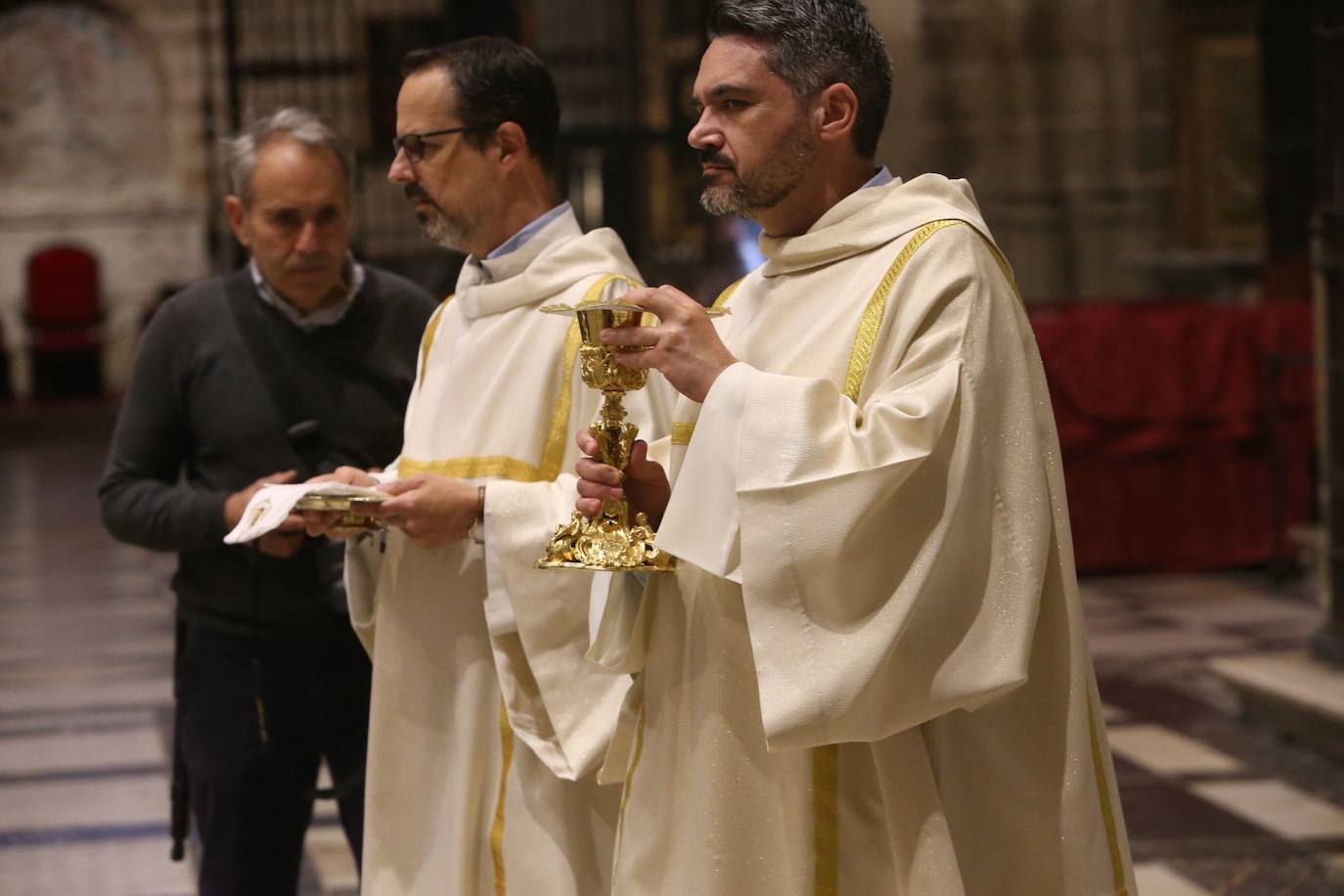 Misa Crismal en la Catedral de Sevilla en la Semana Santa de 2025