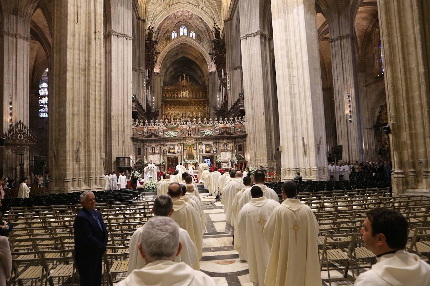 Misa Crismal en la Catedral de Sevilla en la Semana Santa de 2025