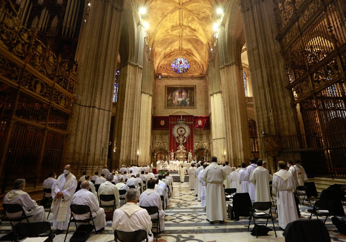 Misa Crismal en la Catedral de Sevilla