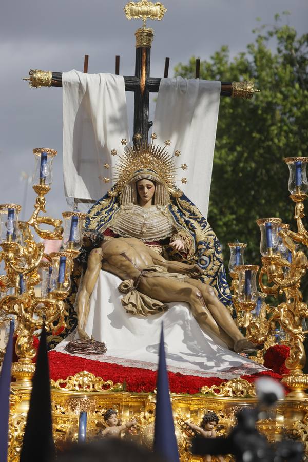La hermandad del Baratillo es una de la cofradías que despierta más interés en la tarde del Miércoles Santo