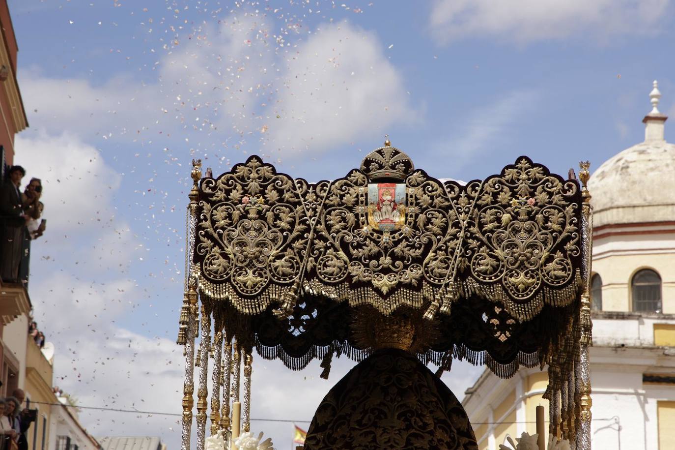 Salida de la Virgen del Refugio de la parroquia de San Bernardo