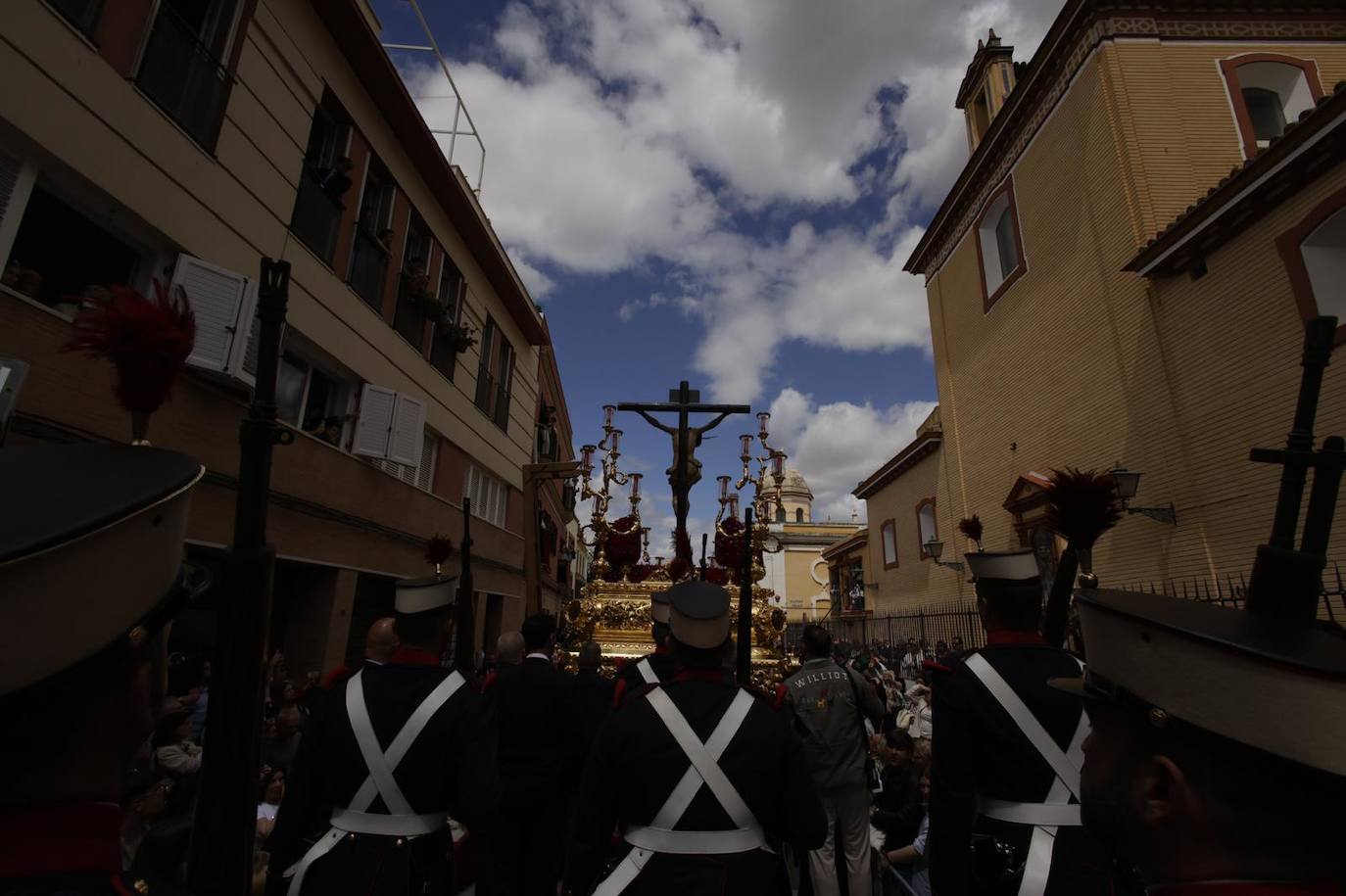 Primeros momentos de la estación de penitencia de la Hermandad de San Bernardo