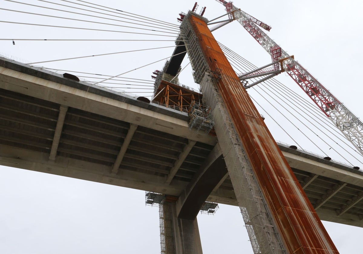 Las obras de ampliación del puente Centenario acumulan casi dos años de retraso