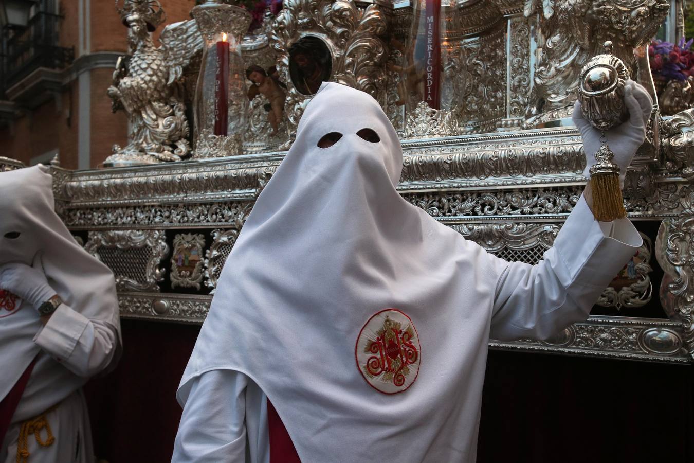 Desde la parroquia de San Vicente sale la hermandad de Las Siete Palabras