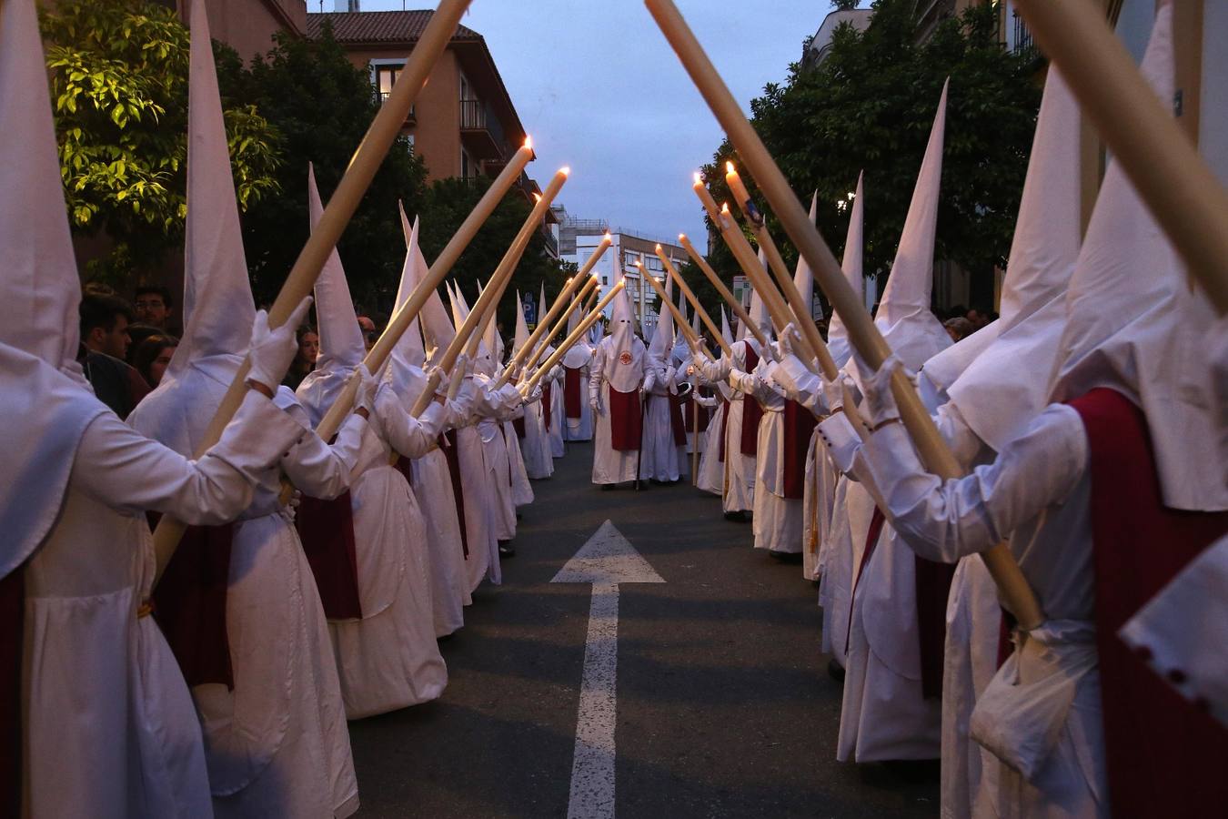 Desde la parroquia de San Vicente sale la hermandad de Las Siete Palabras