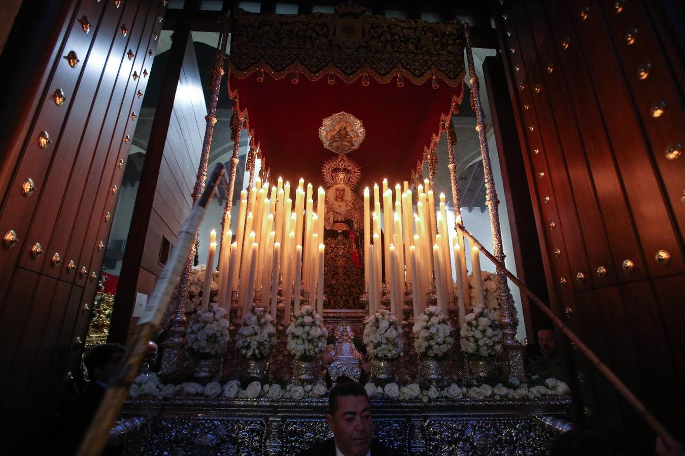 Desde la parroquia de San Vicente sale la hermandad de Las Siete Palabras