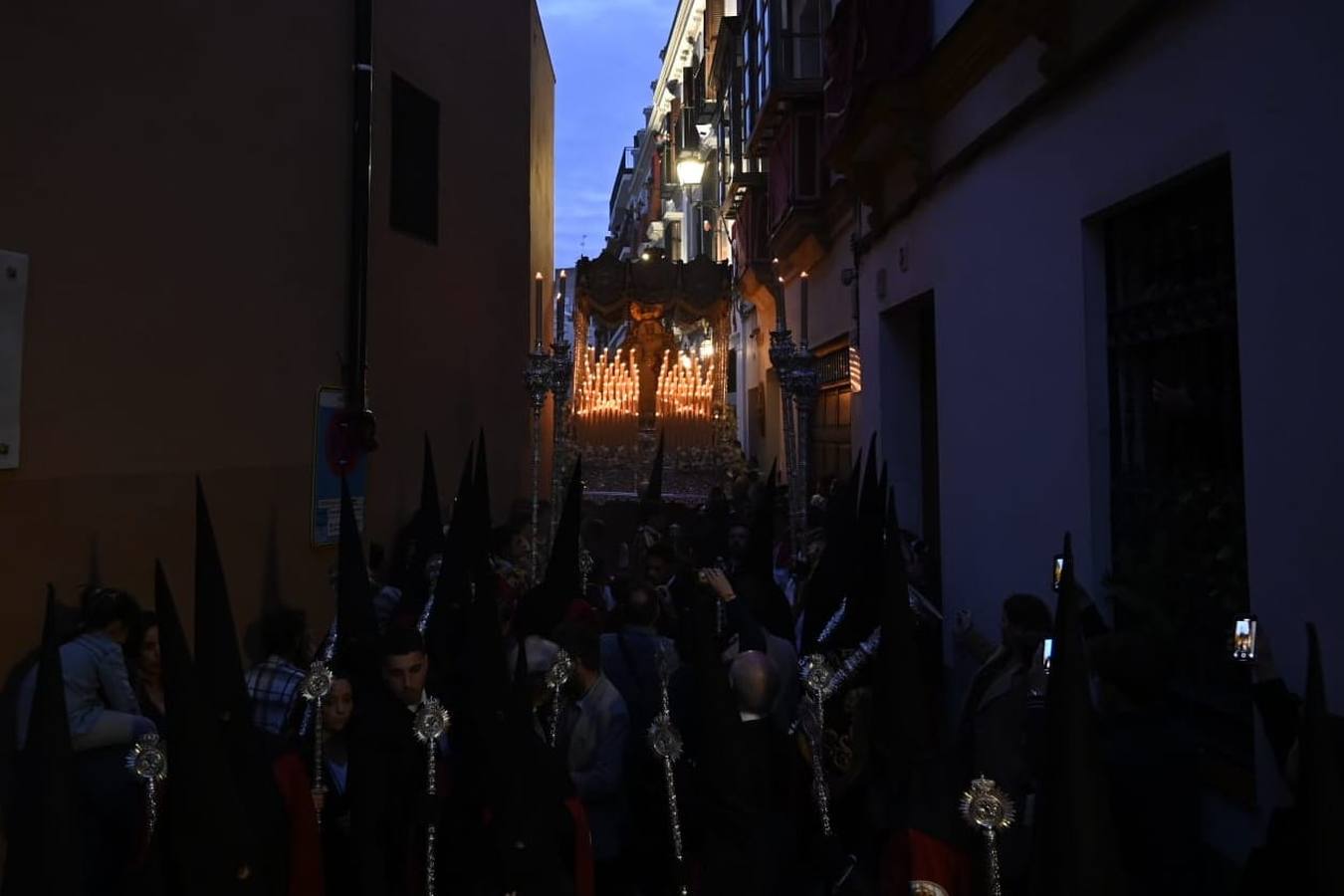 La Virgen de Regla estuvo acompañada por la banda de música de Santa Ana de Dos Hermanas