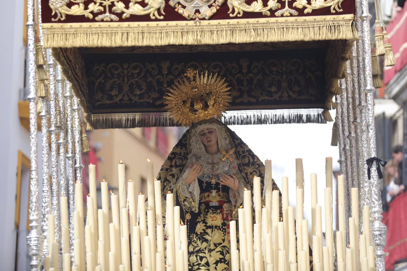 Salida de Jesús Atado a la Columna y de la Virgen de la Victoria, de la hermandad de las Cigarreras