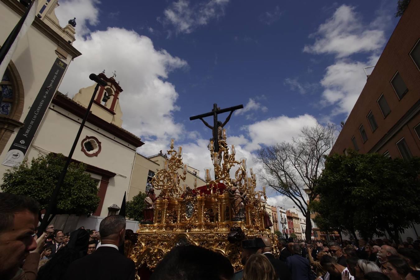 Salida de la Hermandad del Cachorro en la Semana Santa de Sevilla 2025 