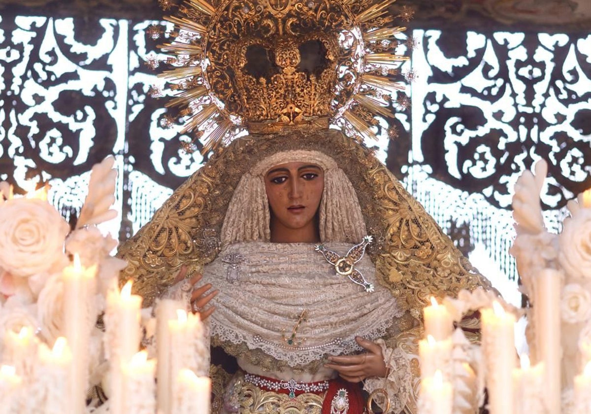Las imágenes de la Hermandad de la Esperanza de Triana de la Semana Santa de Sevilla 2025
