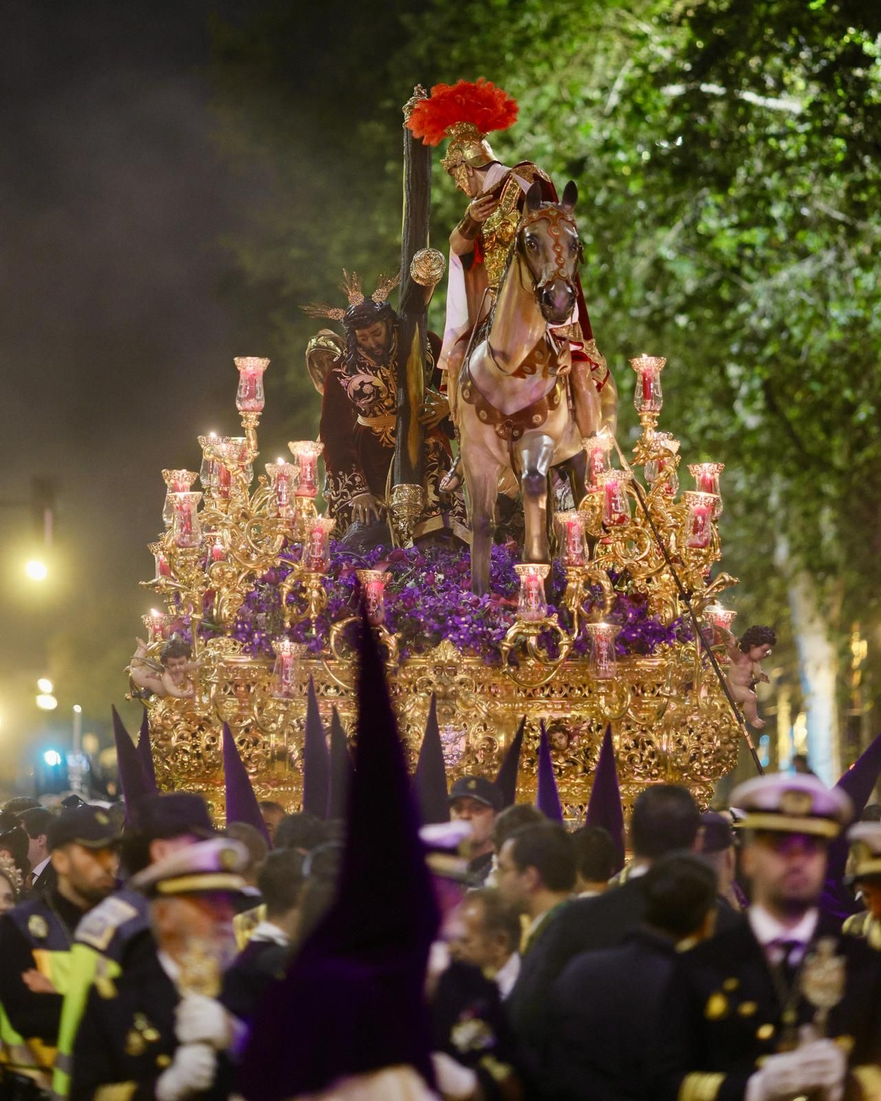 Las imágenes de la Hermandad de la Esperanza de Triana de la Semana Santa de Sevilla 2025