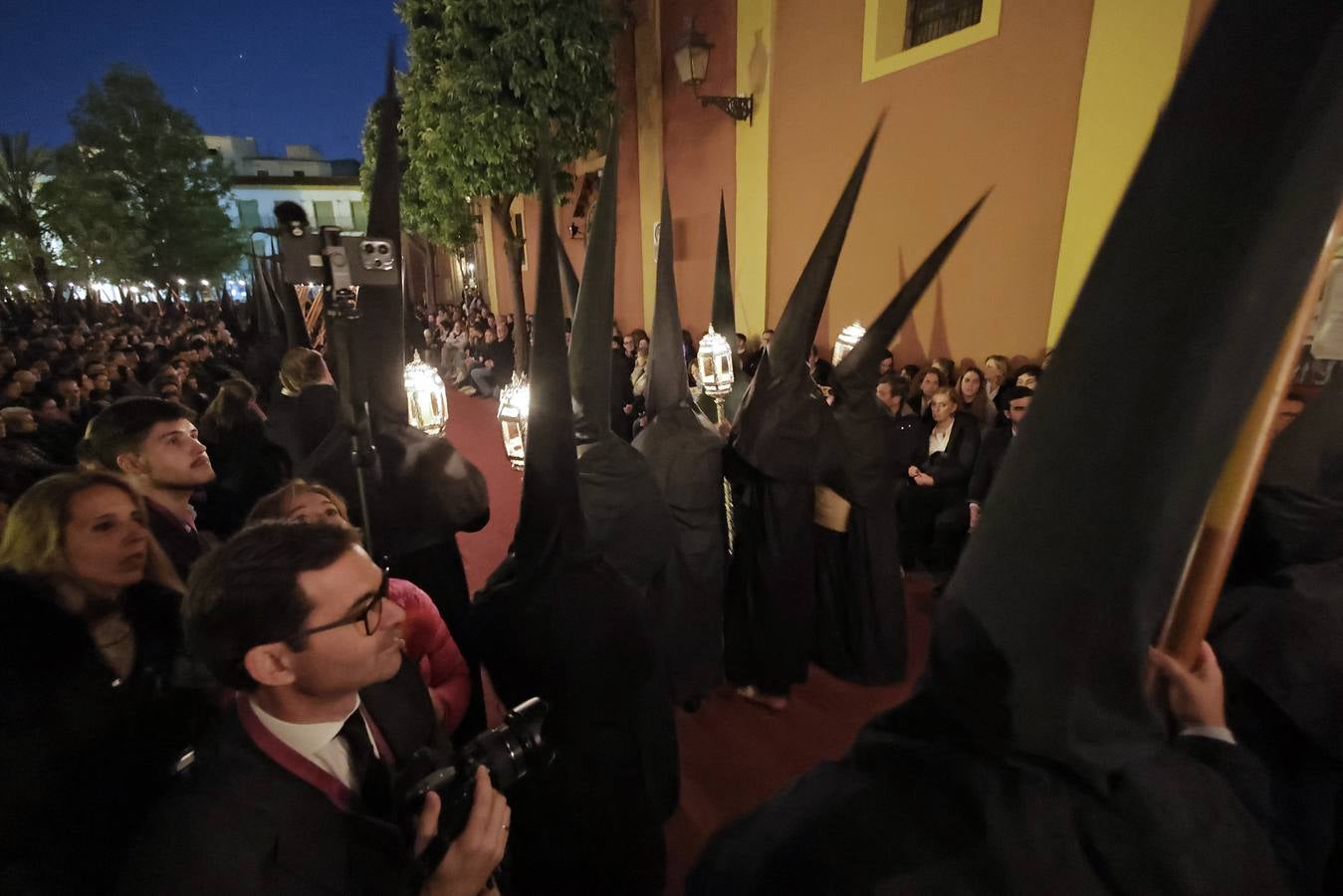 Salida de la Hermandad del Gran Poder en la Semana Santa de Sevilla 2025