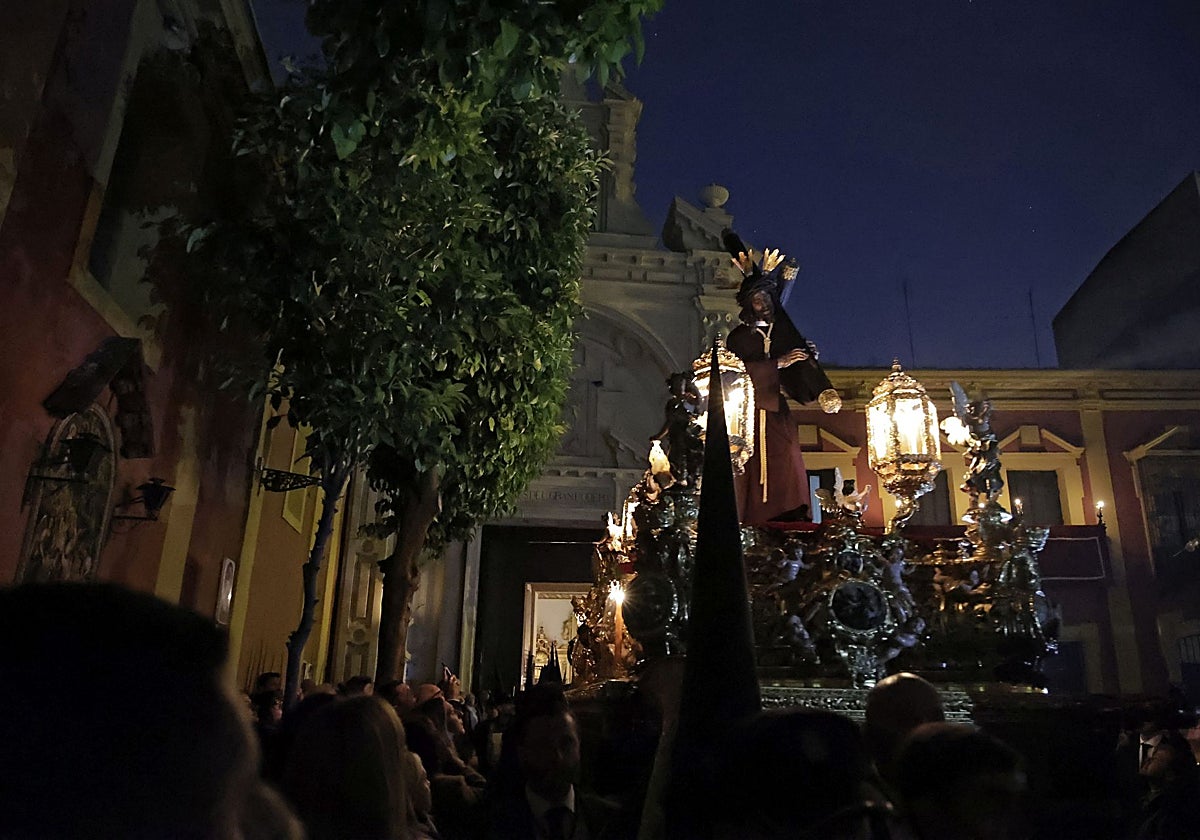 Salida de la Hermandad del Gran Poder en la Semana Santa de Sevilla 2025