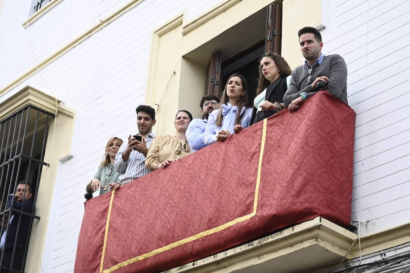 Salida de la Hermandad de La O desde la calle Castilla