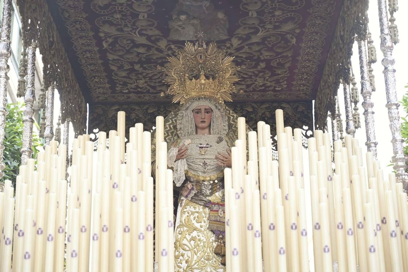 Salida de la Hermandad de La O desde la calle Castilla