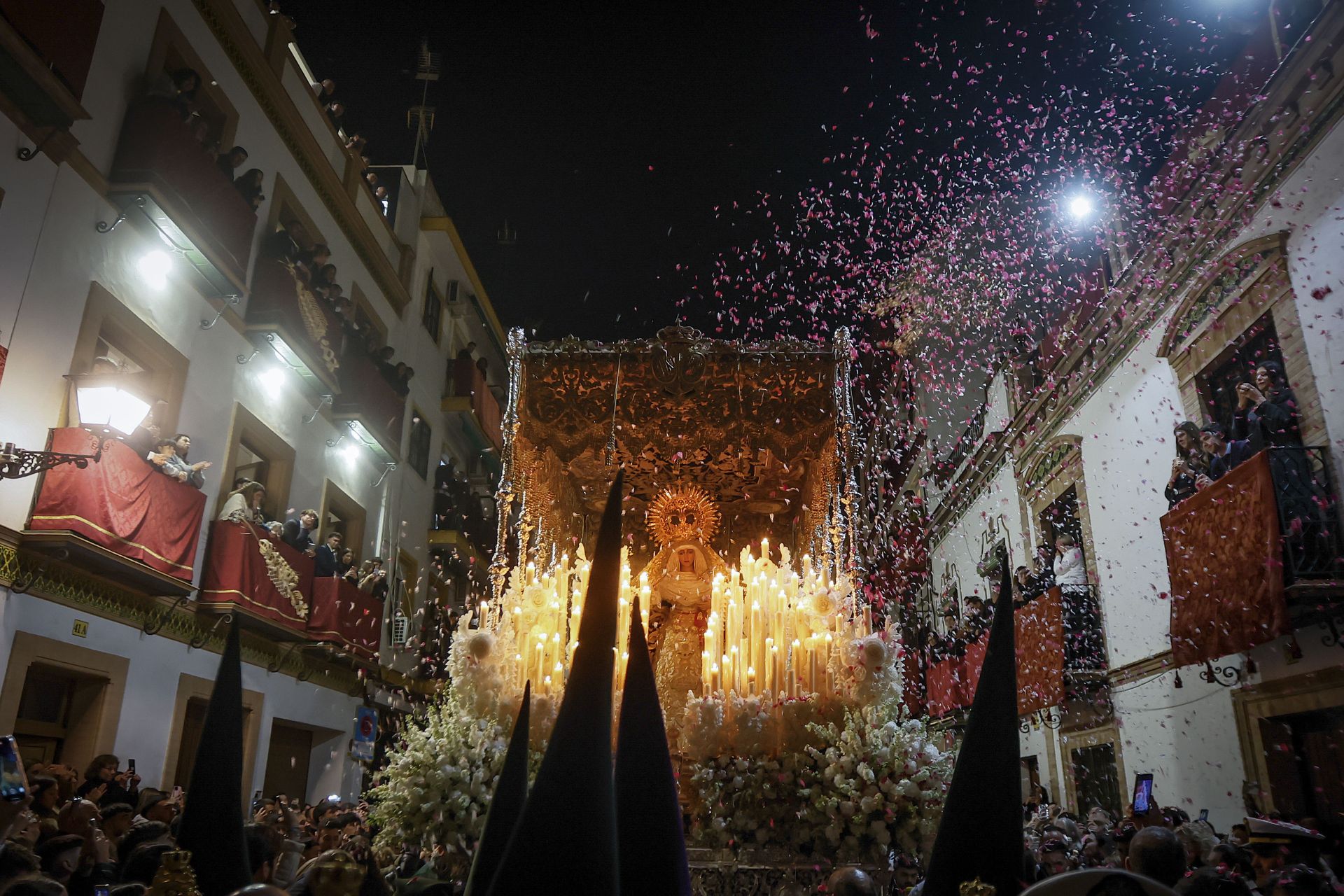Las imágenes de la Hermandad de la Esperanza de Triana de la Semana Santa de Sevilla 2025