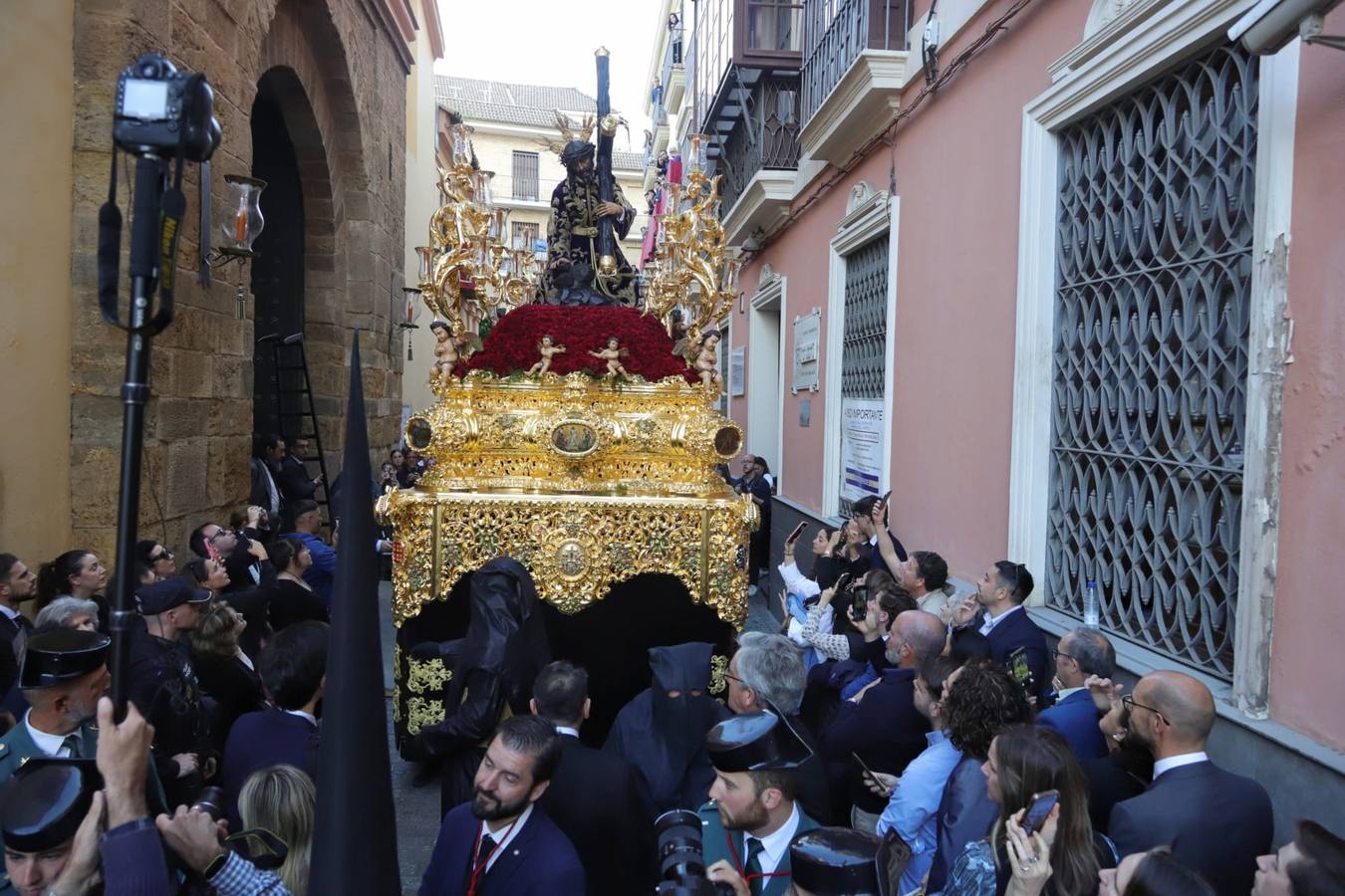 Hermandad de San Isidoro en la Semana Santa de Sevilla 2025