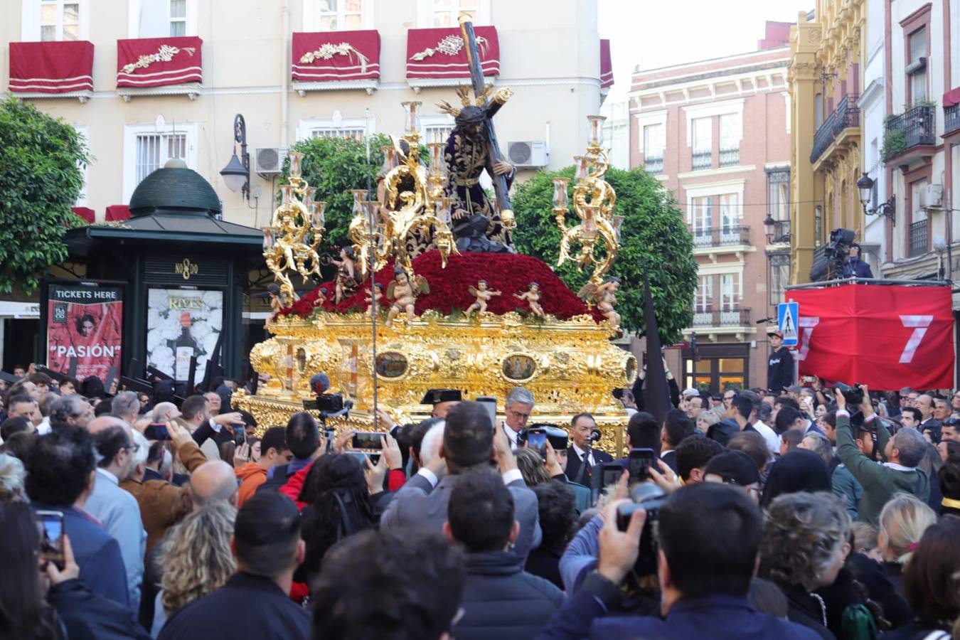 Hermandad de San Isidoro en la Semana Santa de Sevilla 2025