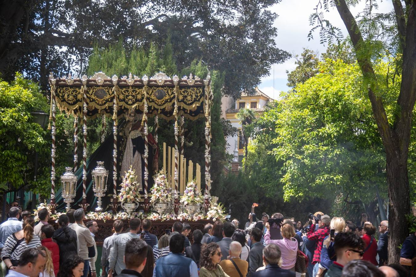 La Hermandad del Sol, a su paso por los Jardines de Murillo