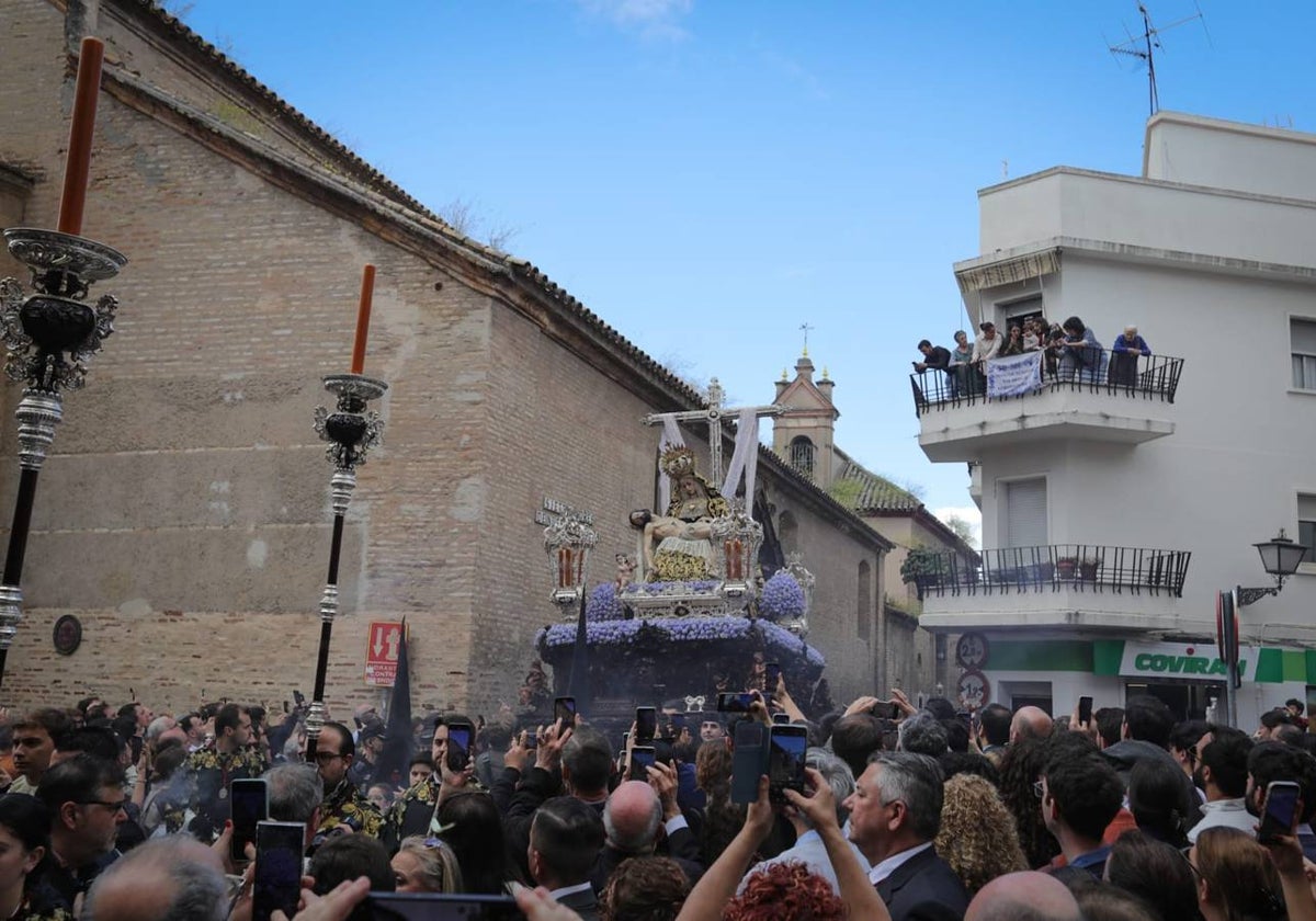 Primeros compases de la procesión de los Servitas, este Sábado Santo