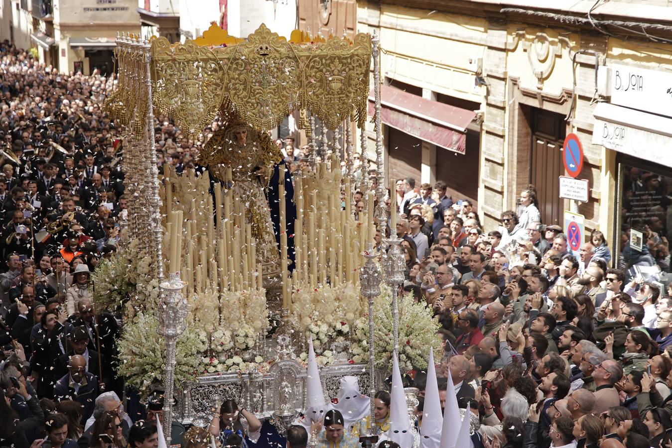 El Señor de la Resurrección y la Virgen de la aurora, este Domingo de Resurrección en Sevilla