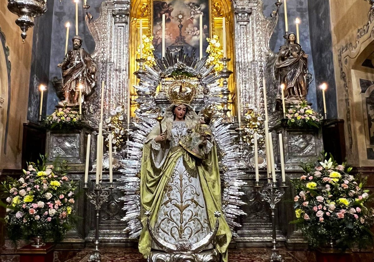 El besamanos de 2024 de la Virgen de la Alegría de San Bartolomé