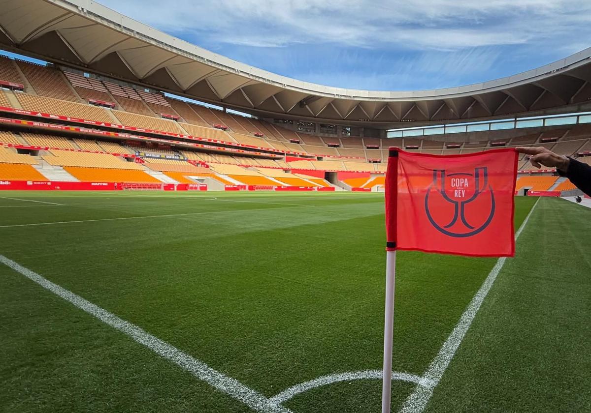El estadio de la Cartuja de Sevilla se prepara para la final de la Copa del Rey