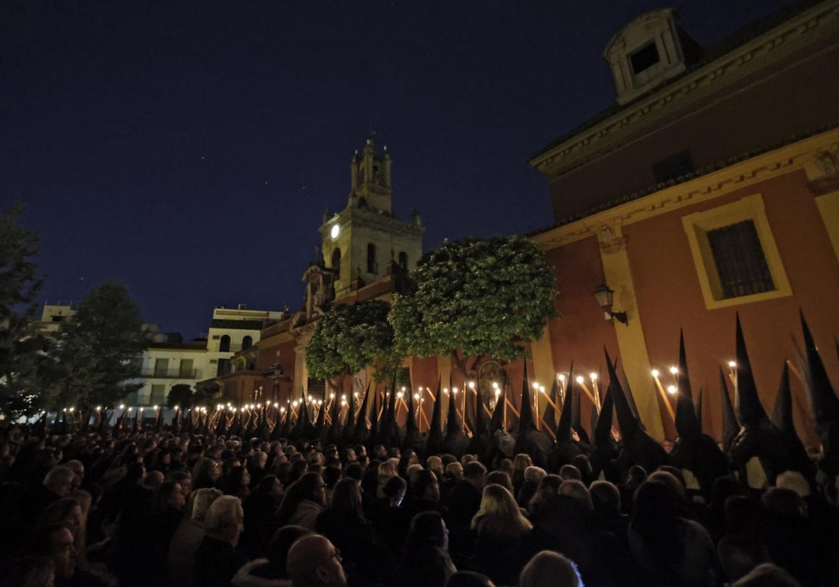Nazarenos del Gran Poder saliendo en la pasada Madrugada