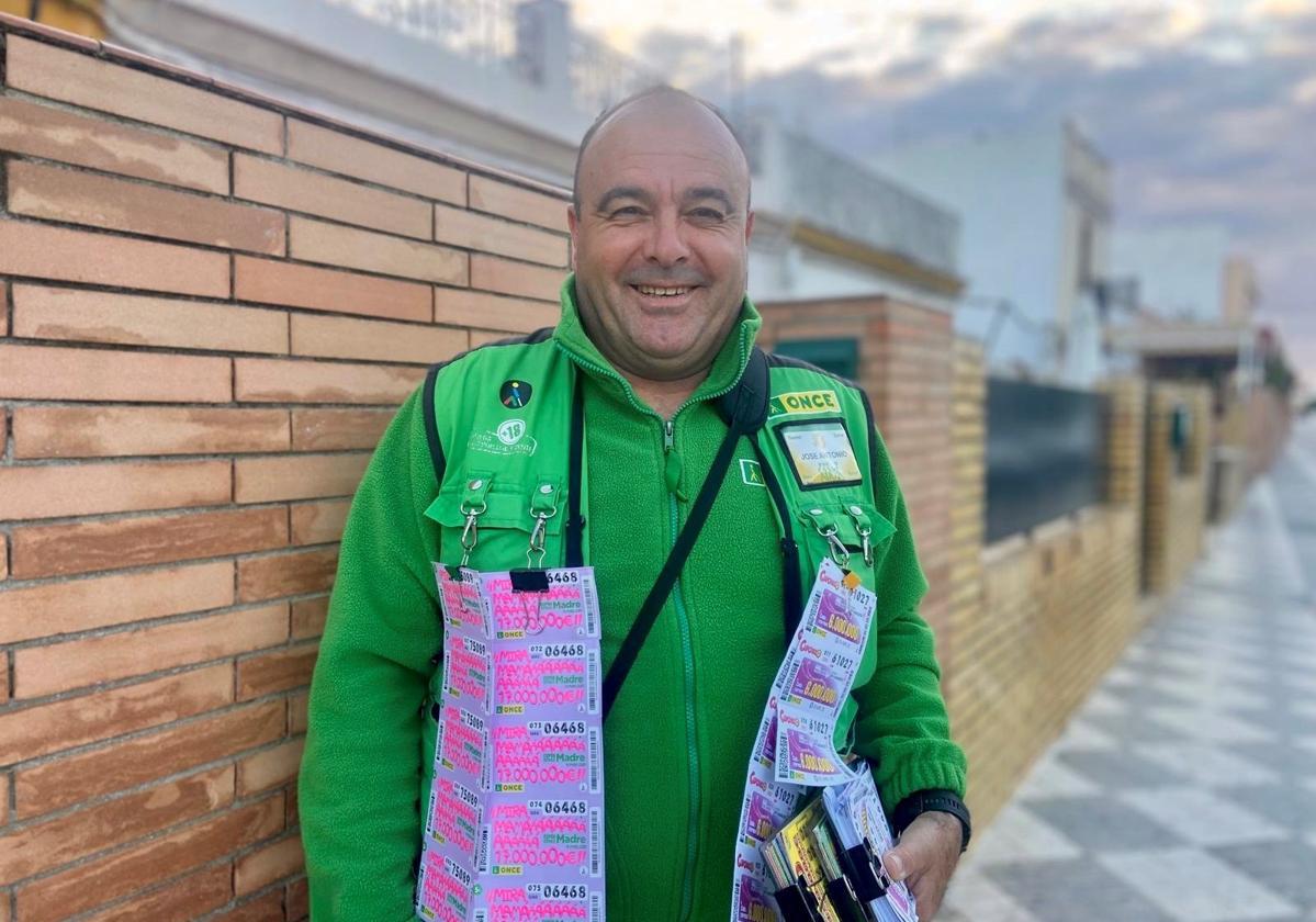 Antonio Jiménez ha sido el vendedor de la ONCE que ha repartido la fortuna