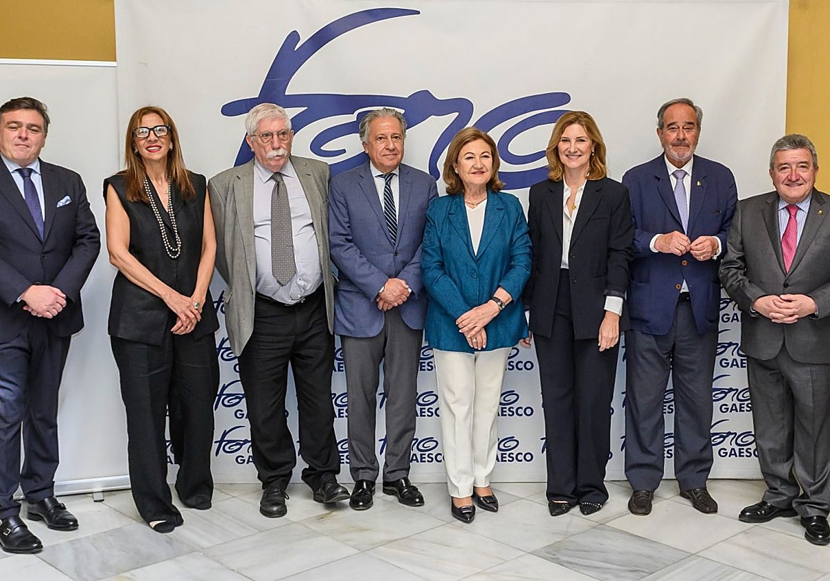 Araceli Martín Navarro, Eduardo Martínez-Zúñiga, Carmen Núñez y otras autoridades en el Foro Gaesco