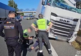 Un herido en un aparatoso accidente en la A-49 que provoca grandes retenciones