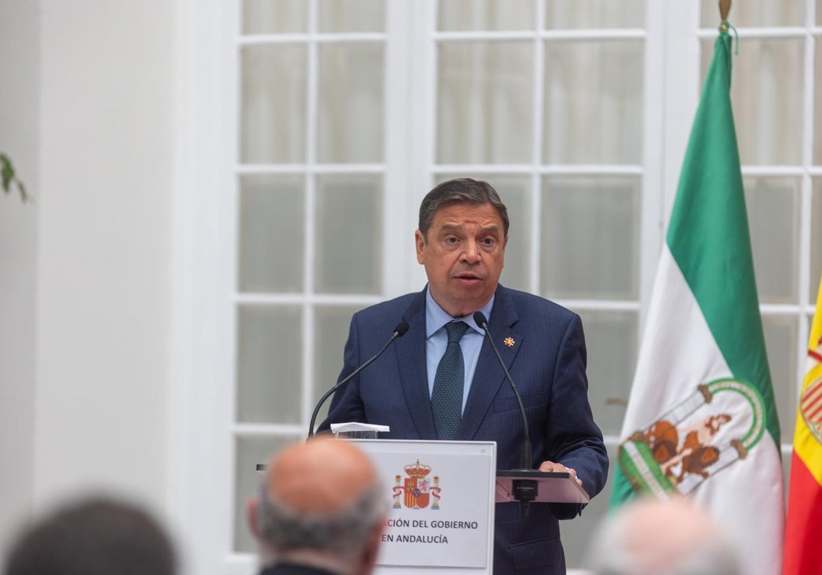 El ministro de Agricultura, Pesca y Alimentación, Luis Planas, durante el acto este viernes en Sevilla