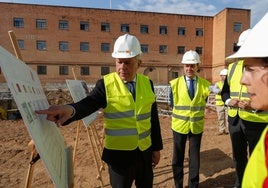 Se reanudan las obras del nuevo centro deportivo Virgen de los Reyes, en la Macarena