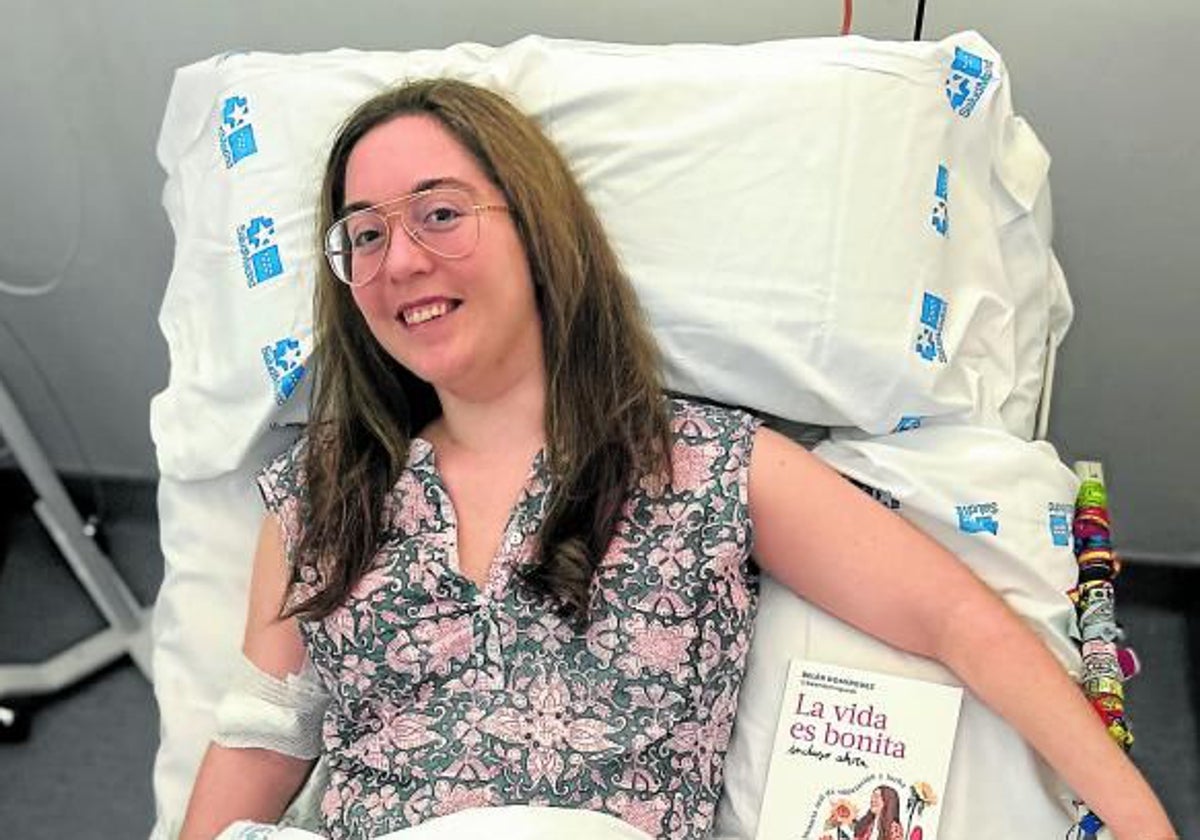 Belén Domínguez en su habitación del Hospital Ramón y Cajal