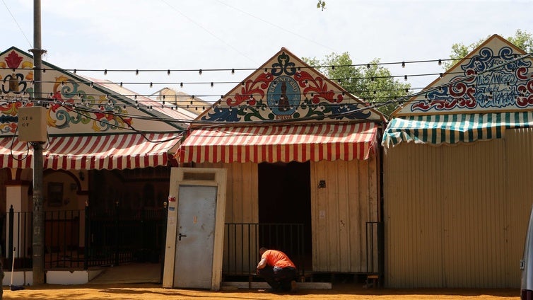 Fiestas Mayores incluirá en la ordenanza medidas para evitar el fraude del alquiler de casetas de la Feria de Sevilla