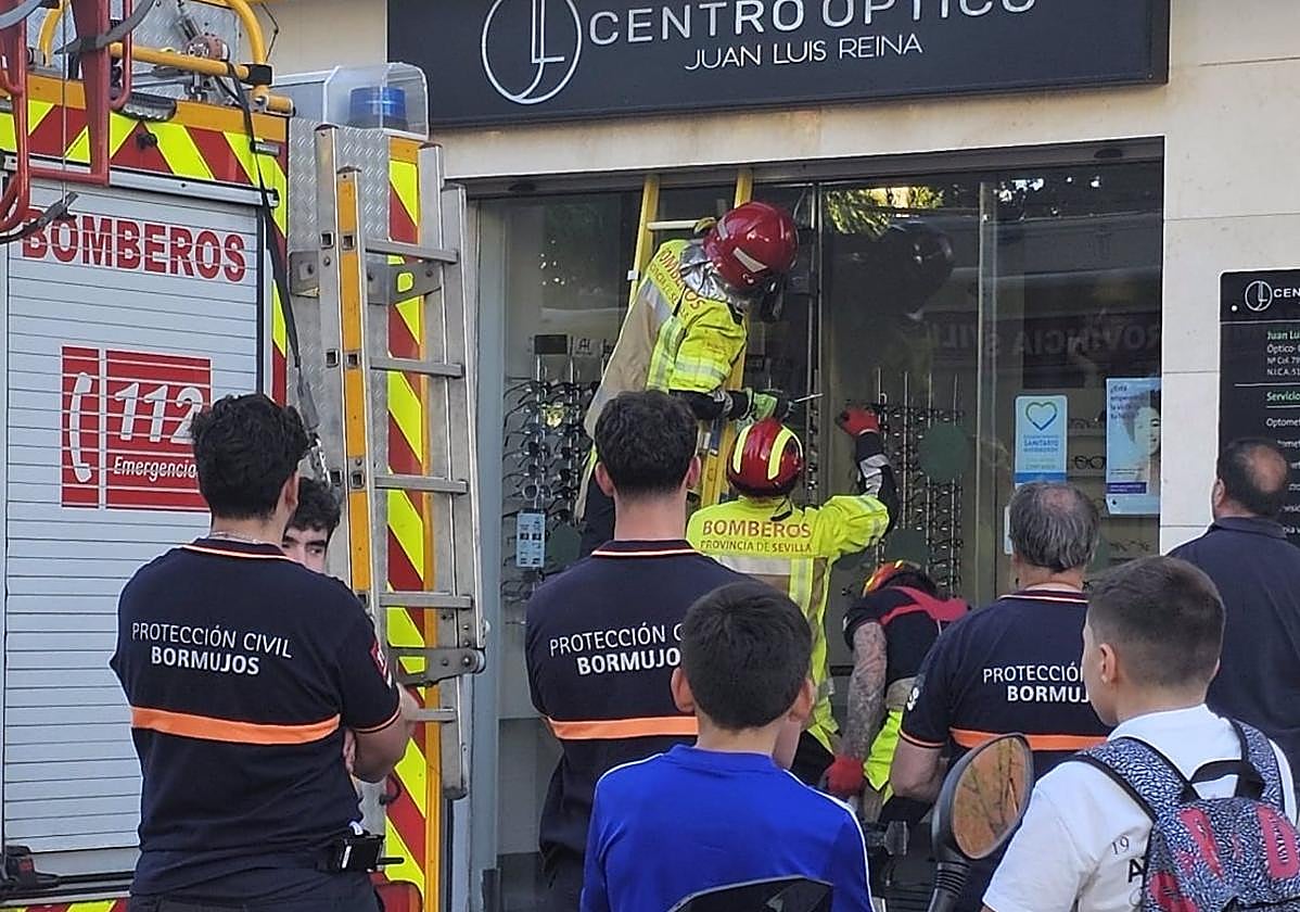 Los bomberos de la provincia en una actuación derivada del apagón