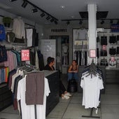 Dependientas de una tienda durante el apagón
