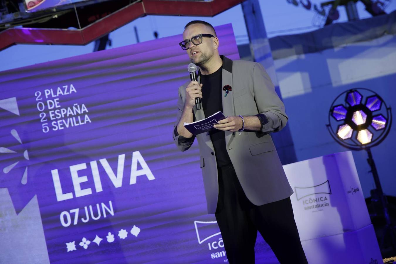 Numerosos artistas acudieron a la presentación del Icónica Santalucía Sevilla Fest 