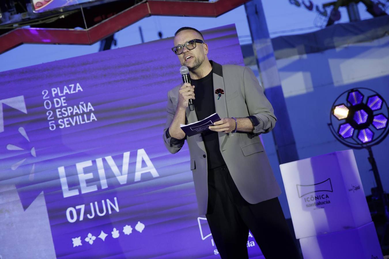 Numerosos artistas acudieron a la presentación del Icónica Santalucía Sevilla Fest 