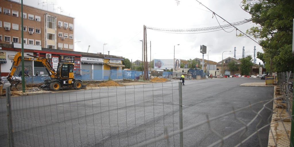 El cruce de Páez de Rivera con la avenida de las Razas de Sevilla estará abierto al tráfico para Feria