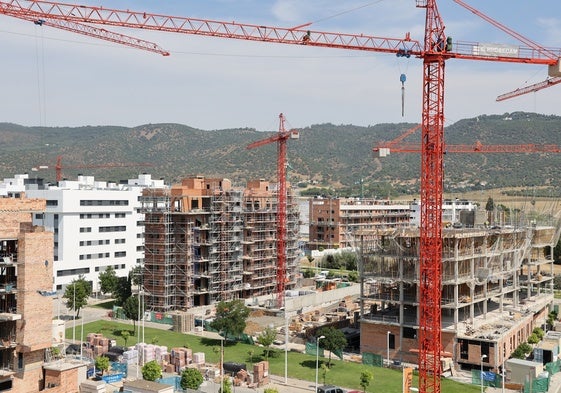 El PIB andaluz crece un 3,1% en el primer trimestre, tres décimas por encima de España