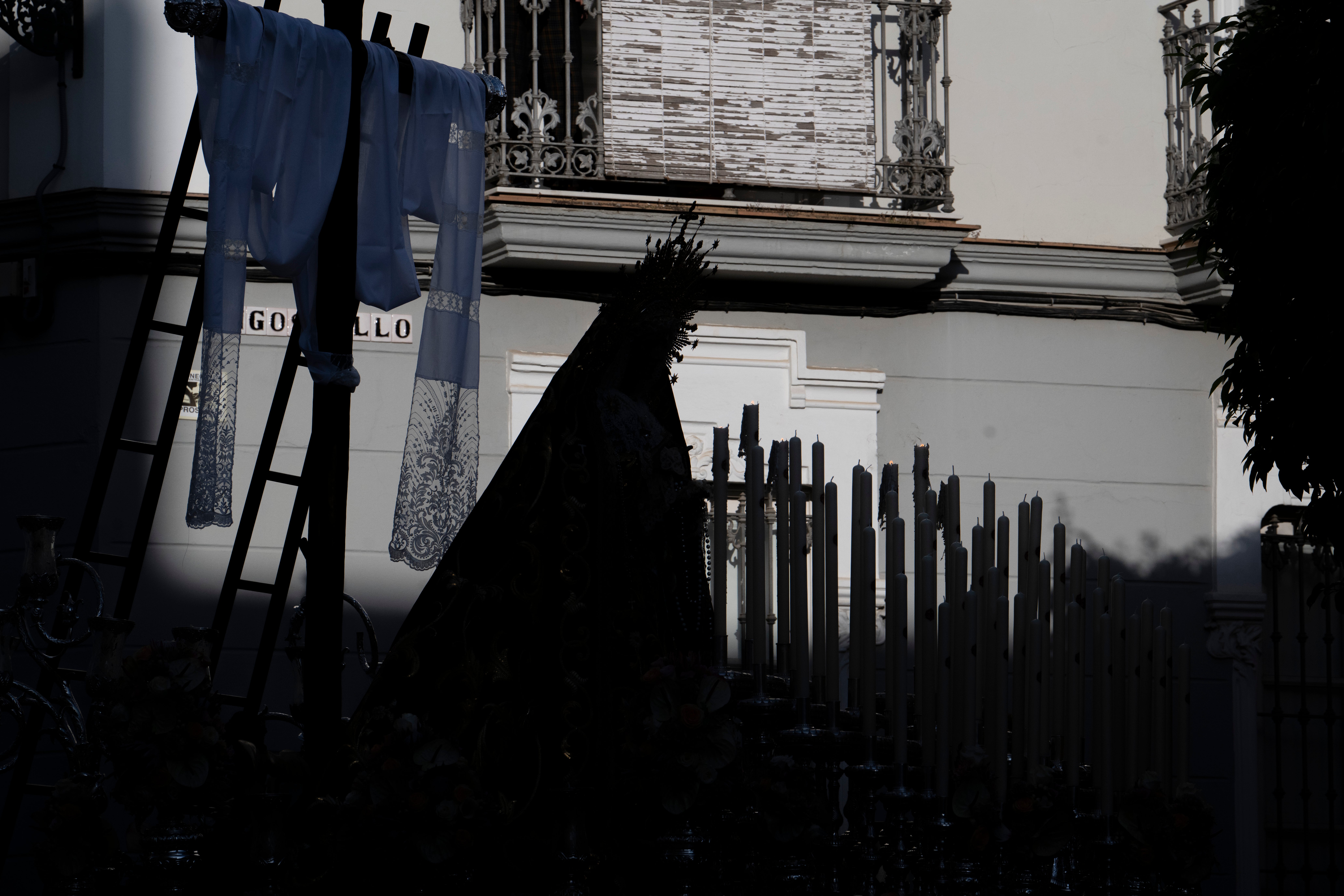 El traslado de la Virgen de los Desamparados del Alcosa, en imágenes