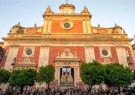 La Virgen de los Desamparados de Alcosa inaugura el ciclo de Glorias 2025 en Sevilla