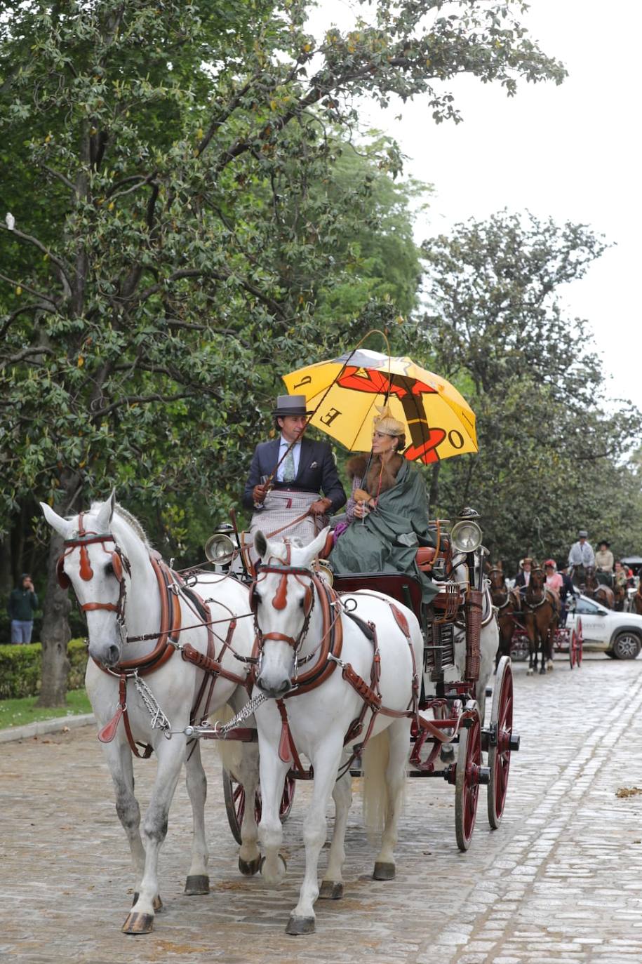 Paseo de los enganches por El Prado, San Telmo y la Plaza de España