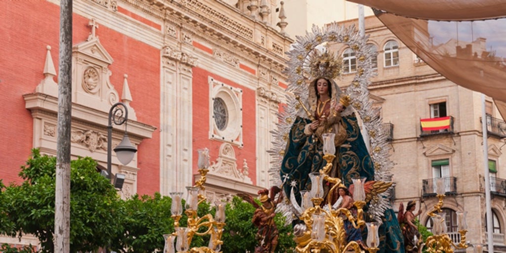 Comienzan las procesiones de Gloria en la víspera de la Feria de Abril