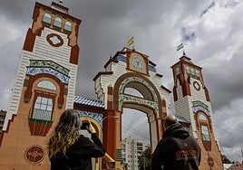 El lunes de pescaíto marca el comienzo de la Feria de siempre en Sevilla