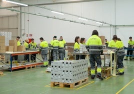 Sevilla bate récord de empleo y es la provincia de España en la que más baja el paro en abril
