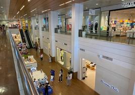 Horarios de los supermercados y centros comerciales de Sevilla para el miércoles de Feria